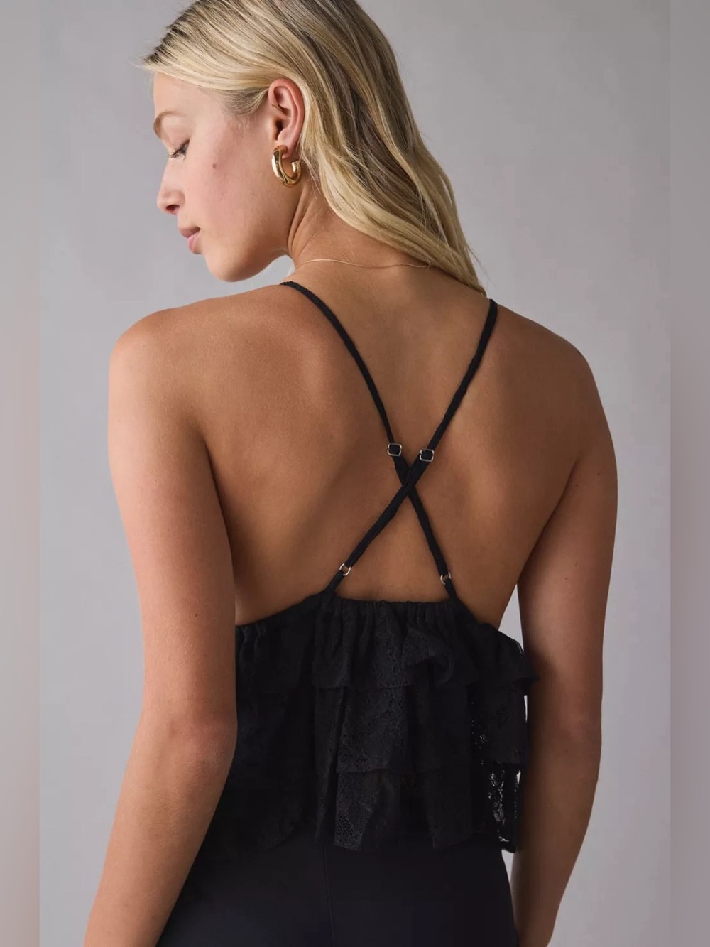 Urban Outfitters Kimchi Blue Antoinette Plunging Tiered Lace Babydoll Cami - Picture 4 of 8